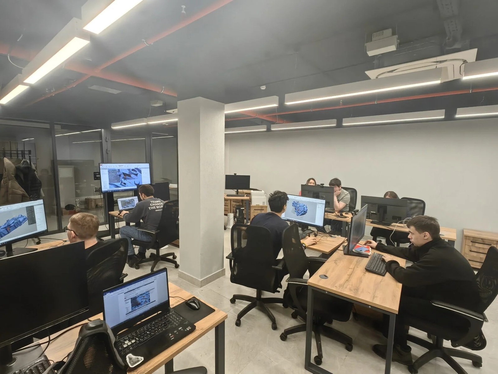 В Межвузовском кампусе запустили курсы для инженеров и школьников